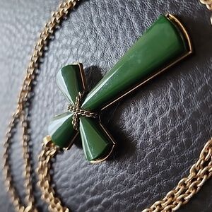 VTG Avon Gold Chain Necklace with Green Cross Pendant